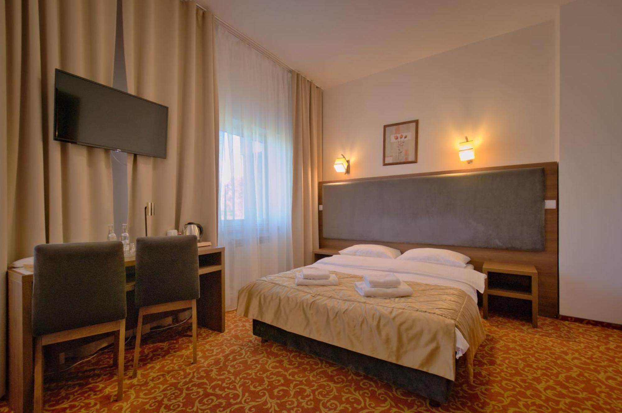 Hotel Sezam Machowa Exterior photo