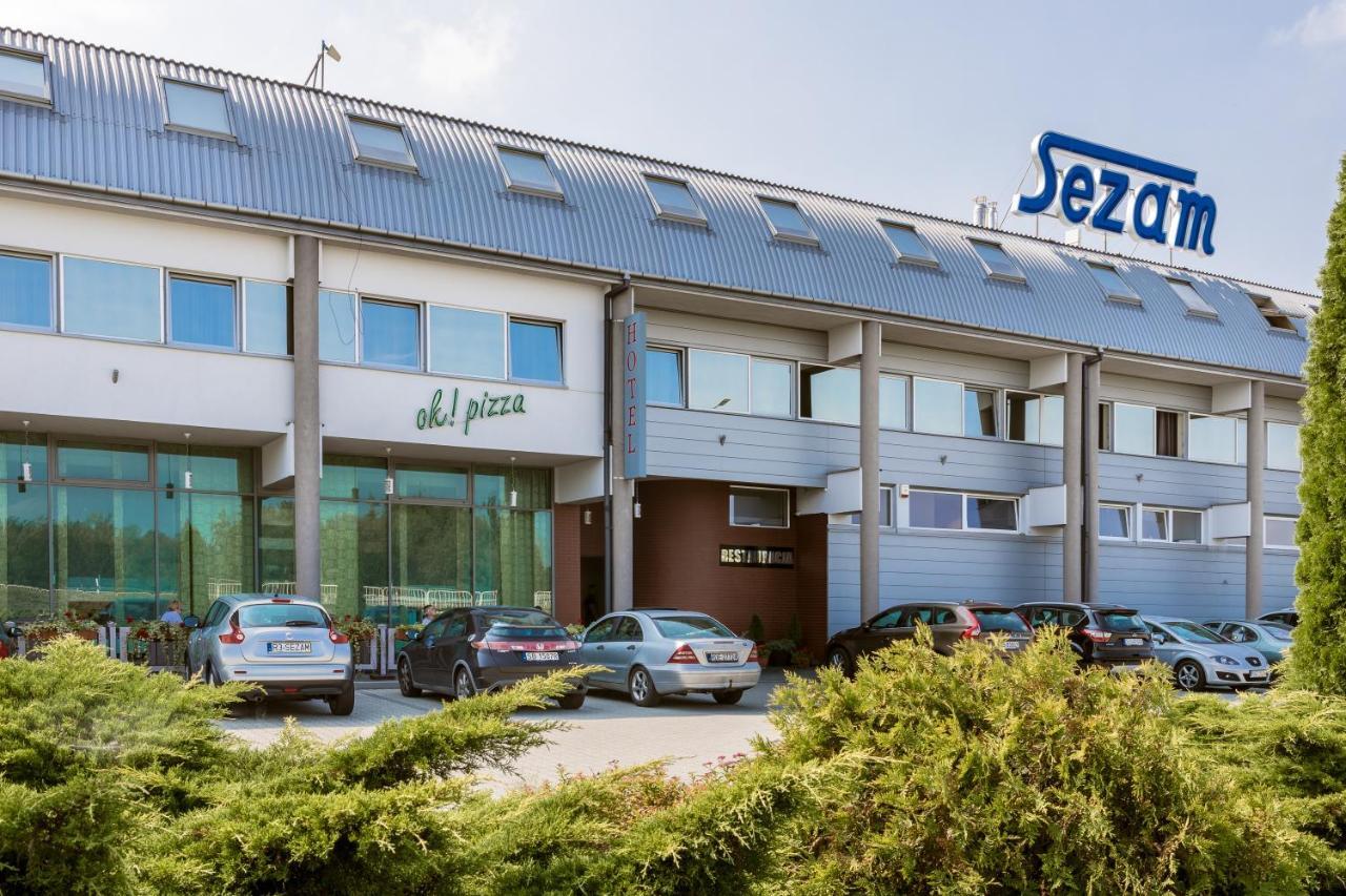 Hotel Sezam Machowa Exterior photo